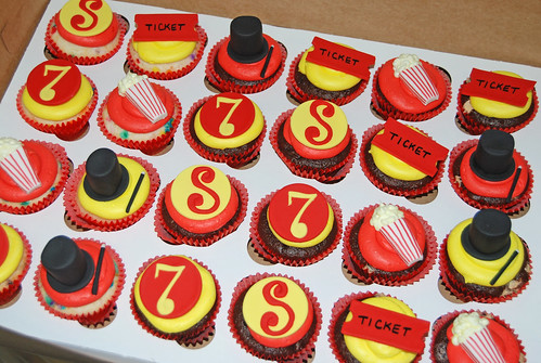 7th birthday circus themed cupcakes