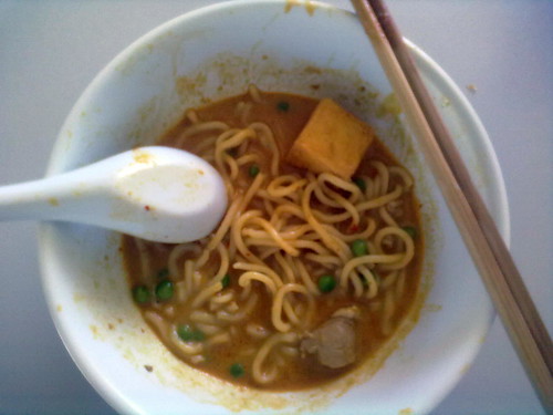 Curry laksa instant noodle 1
