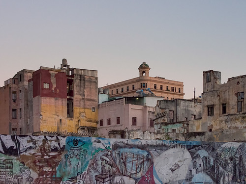 La Habana : Urban Decay by M9ike