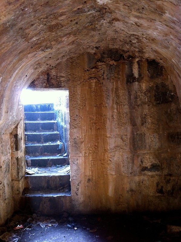 Hidden chamber in wall at Arnala fort