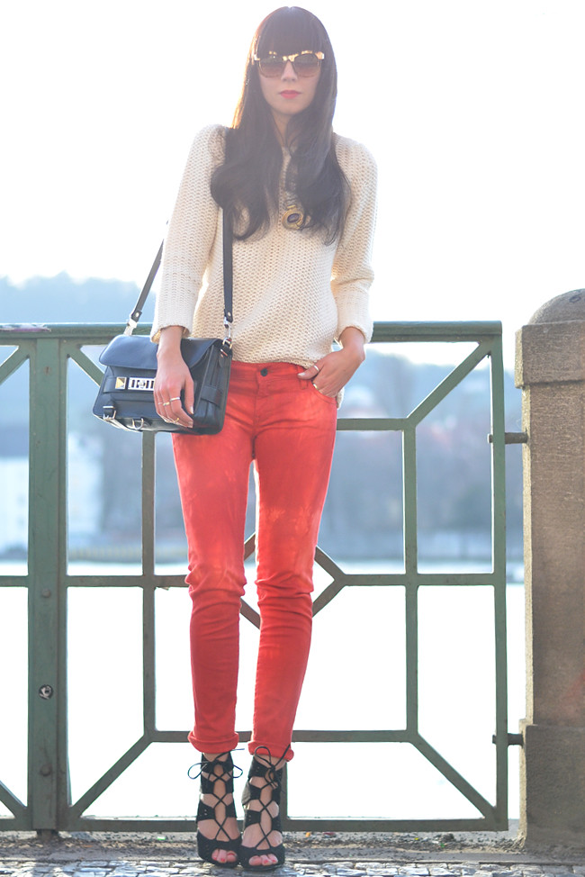 Sojeans Red Jeans Outfit Prague Fashion Blogger CATS & DOGS 10