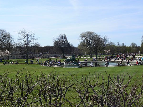 un bassin aux Tuileries.jpg