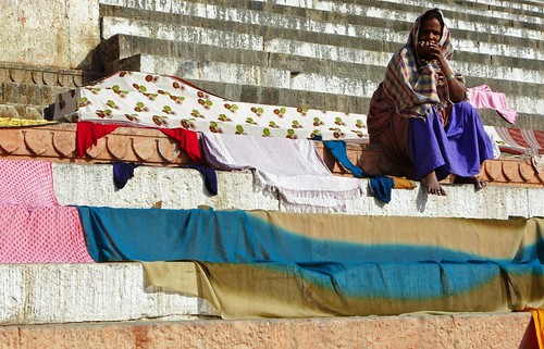 Women in the step (Varanasi - Varanasi, India)