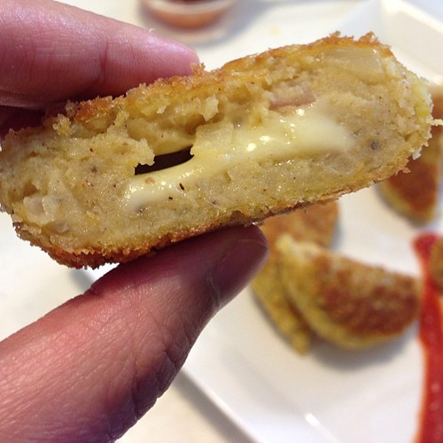 See how much #perfectitaliano Mozzarella cheese is in each of our croquettes. #yum