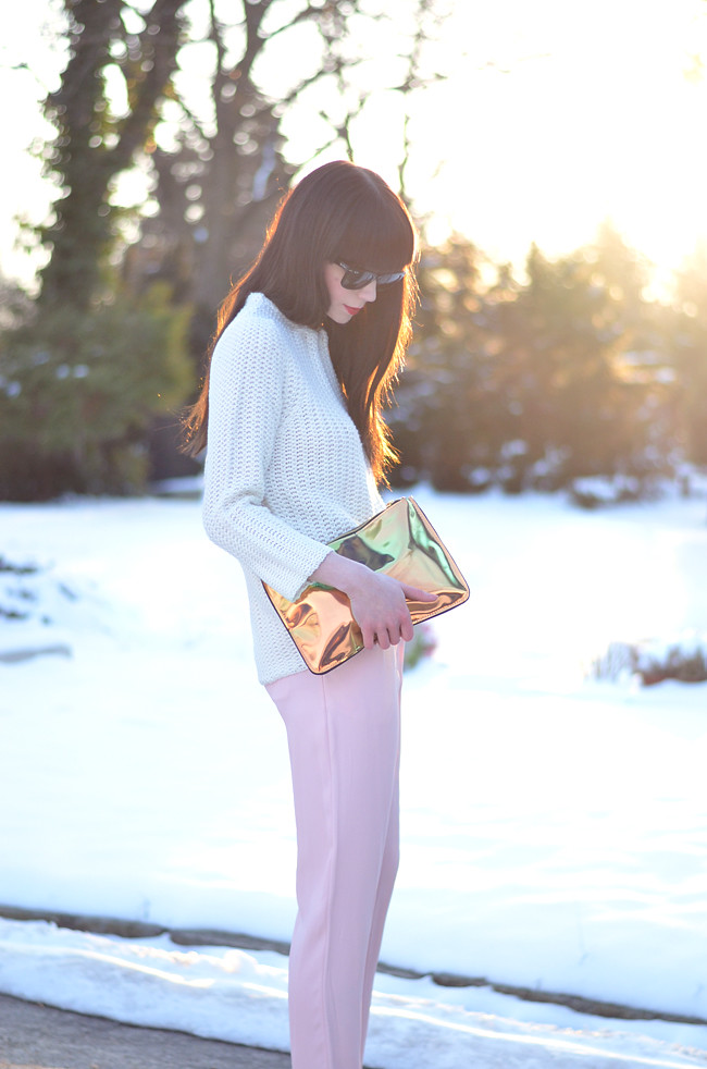 Pink pants white jumper metallic clutch outfit sunset 9