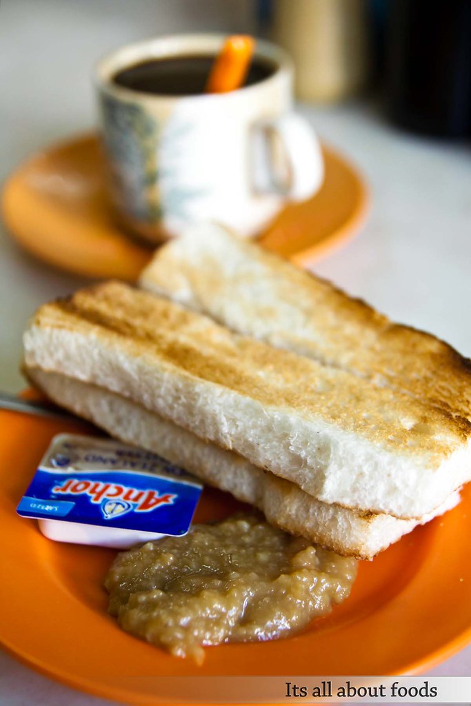 toasted-bread-with-butter-kaya
