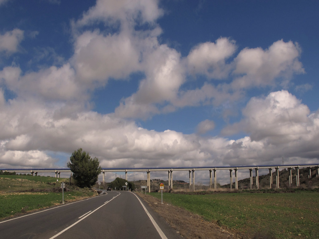 Peajes a ninguna parte * Autopista Radial - R3 * Viaducto sobre el arroyo Pantueña