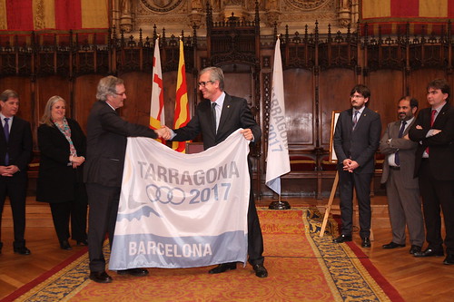 Lliurament de la Bandera dels XVIII Jocs Mediterranis Tarragona 2017 a la Ciutat de Barcelona com a subseu dels jocs