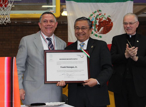 El Consulado de México otorga el Reconocimiento “Ohtli” a Frank Venegas Jr. en Detroit
