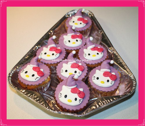 Cupcakes Hello Kitty  lilás Arco iris by Osbolosdasmanas