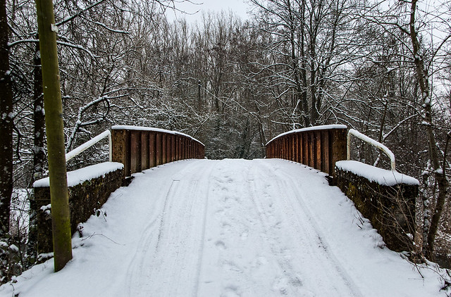 Promenade dans la neige - Pont au dessus du Canal de la Moselle