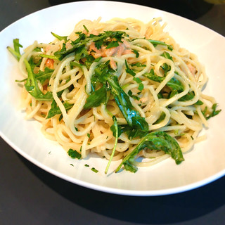 Smoked salmon and roasted capers with spaghetti