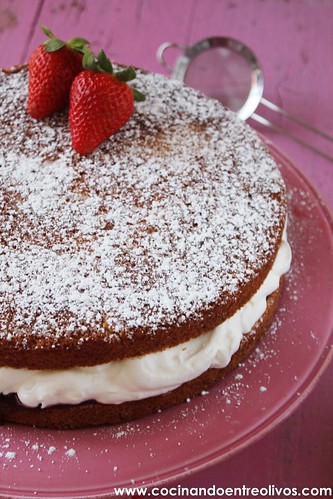 Victoria Sponge Cake www.cocinandoentreolivos (25)