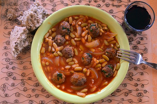 Flageolets with meatballs