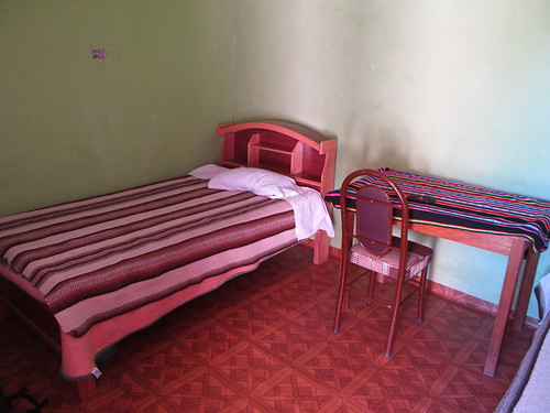 Lac Titicaca: notre chambre sur l'île d'Amantani. Le lit est dur, trèèès dur ! ;)