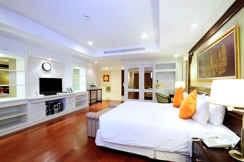 Fabulous Price! SAVE 50% on CHAOPHRAYA GRAND DELUXE (river view) 66 sq.m. at our Centre Point Hotel Silom by centrepointhospitality