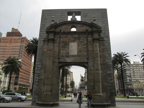 Montevideo: la porte de la Vieille Ville