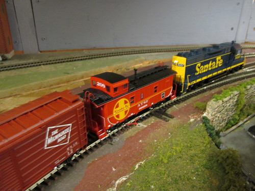 Modeling the freight trains of the former Atchison, Topeka & Santa Fe Railroad using Athearn rolling stock. by Eddie from Chicago