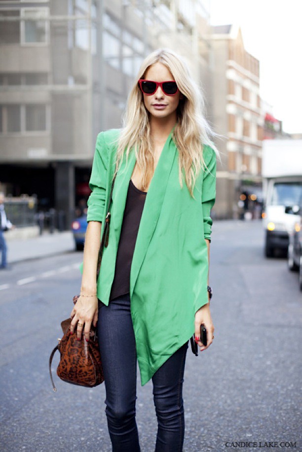 POPPY-DELEVIGNE-BY-CANDICE-LAKE-BRIGHT-GREEN-ASYMMETRICAL-JACKET-STREET-STYLE-MULBERRY-LEOPARD-BAG-RED-RAY-BAN-SUNGLASSES-1