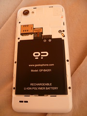 Batterie & microSD installées