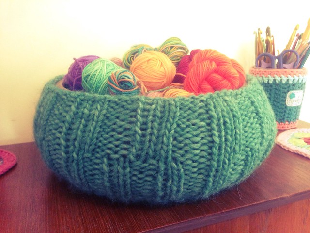 Yarn bowl jumper