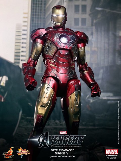 Hot-Toys-Battle-Damaged-Iron-Man-Mark-VII-006