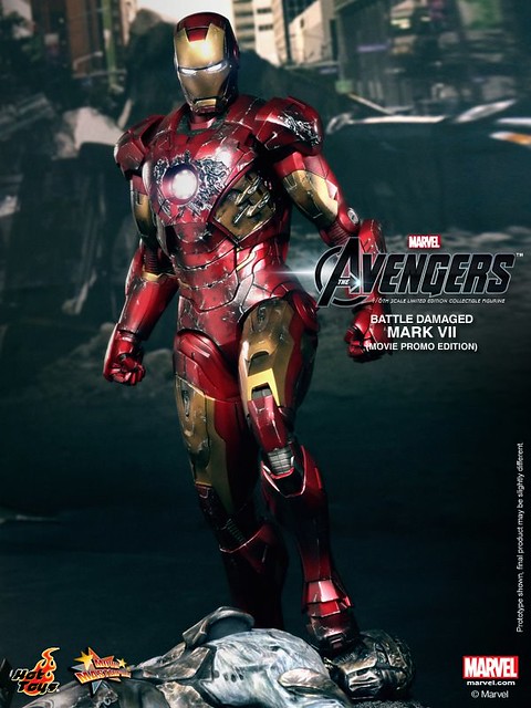 Hot-Toys-Battle-Damaged-Iron-Man-Mark-VII-004