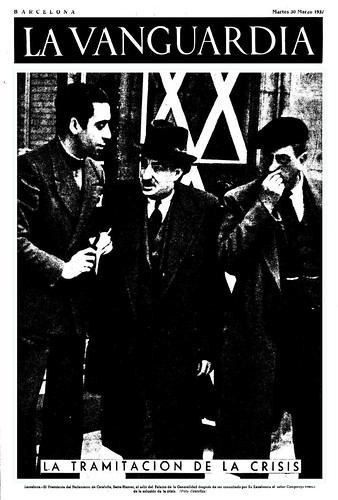 La Vanguardia, 30 de marzo de 1937, el presidente del Parlamento de Cataluña, señor Serra-Hunter a la salida de despachar con el Presidente Lluís Companys. by Octavi Centelles