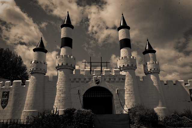 Camelot Theme Park - closed
