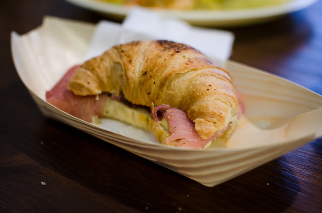 A croissant sandwich with smoked tuna and artichoke cream at ProntoPesce.
