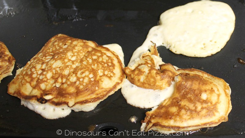 Edna Mae's Sour Cream Pancakes