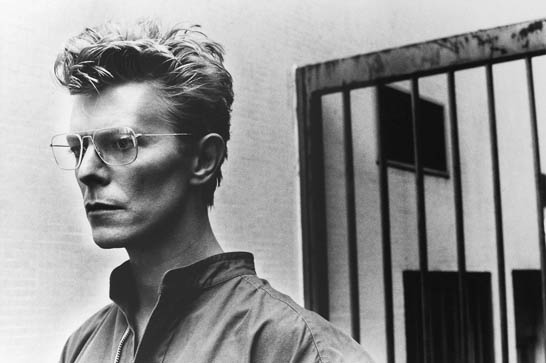 David-Bowie-photo-by-Helmut-Newton-1982