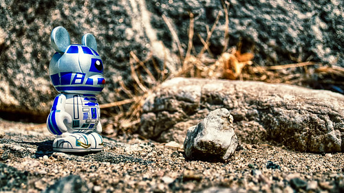 R2D2 Makes A Horrible Discovery by hbmike2000