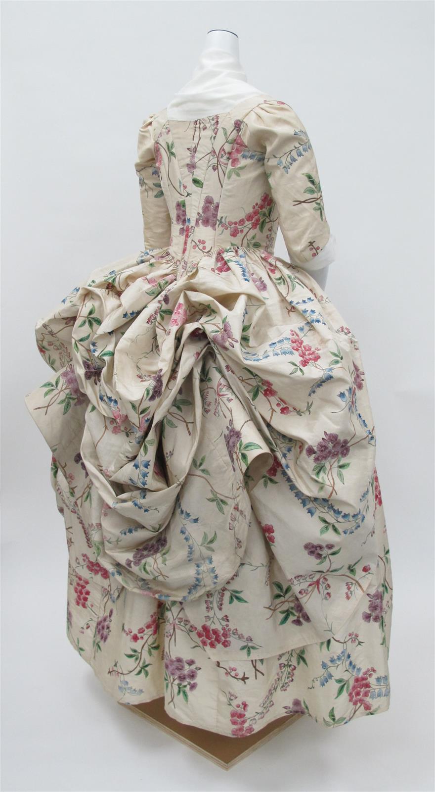 1780 Robe à la Polonaise. French. Silk. metmuseum
