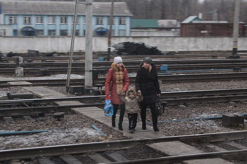 Crossing the tracks at Казинка (Kazinka) railway station