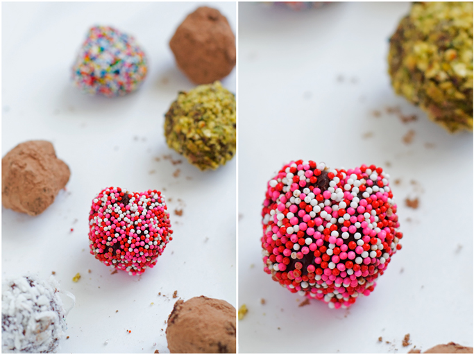 Chocolate Truffles that are so luxurious, but only need a few ingredients to make and are perfect for giving as gifts for Valentines day! #valentinesday #chocolate #chocolatetruffles #almonds | littlespicejar.com