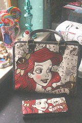 A late christmas gift from my sister and I´m sooooo in love with my new bag :-))