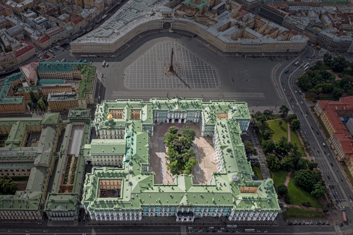 Aerial view of Winter Palace with Palace Square and surrounding buildings for comparison