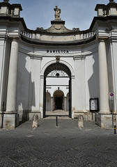 Capua - Porticato di ingresso della cattedrale di Santa Maria Assunta.