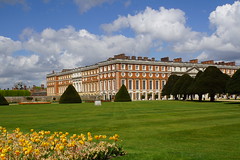 hampton court palace and gardens