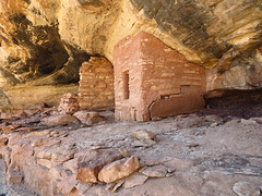 Boulder Rock Art & Nearby Ruins