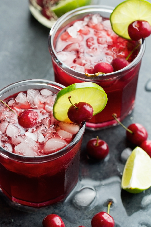 Cherry Limeade - Simple, bright, and refreshing. Perfect for summer days and takes just 5 minute to make! #cherrylimeade #limeade #lemonade | Littlespicejar.com
