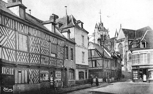 aumale seinemaritime normandie normandy france cartepostale ancienne cpa old postcard cartolina place moulins église commerces