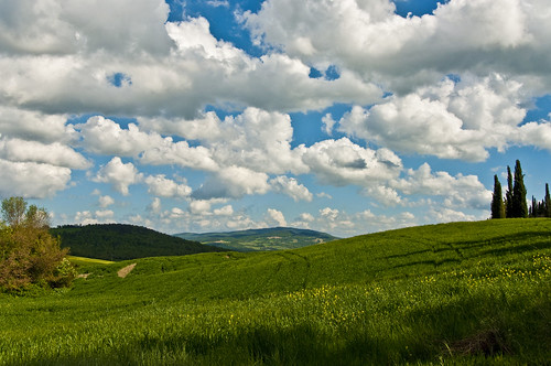 sky italy verde green clouds nikon nuvole country hill volterra campagna cielo tuscany cypress nikkor toscana tommimarc