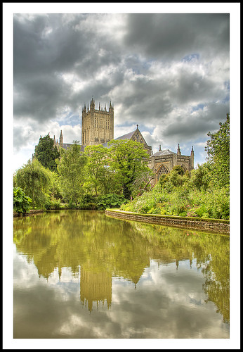 trees england reflection green water clouds canon cathedral wells somerset hdr tpslandscape