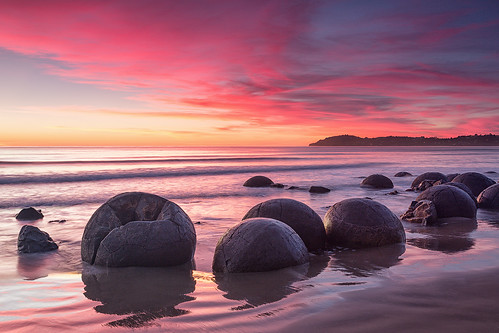 pink newzealand seascape sunrise geotagged rocks vivid canterbury boulders nz moerakiboulders moeraki eastcoast geo:lat=45345366829685354 geo:lon=17082632182893065