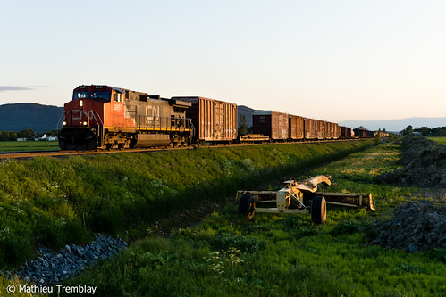 sunset electric cn soleil general coucher canadian national locomotive ge canadien subdivision sainthyacinthe c449w