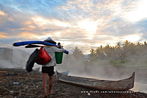 morning lake sunrise indonesia boat fisherman asia sulawesi celebes gorontalo justclouds abigfave limboto
