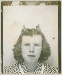 Photobooth woman with glasses
