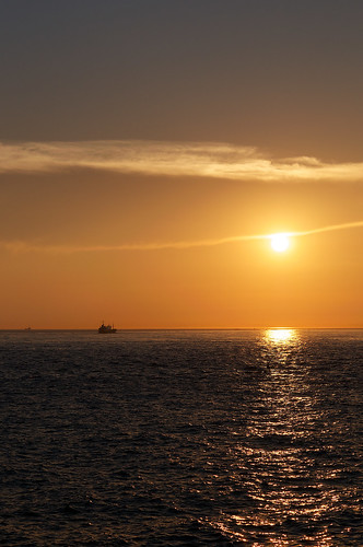sunset sea sun reflection japan ed nikon ship horizon micro 60mm gradation nikkor afs hyogo akashi d300 f28g